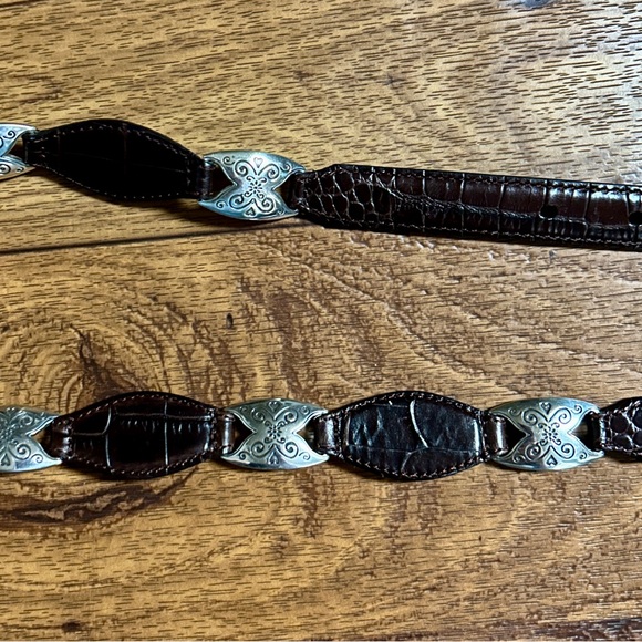 Brighton • Medium (30) • Brown Leather • Silver Buckle • Dangle Heart • Belt - Picture 15 of 16